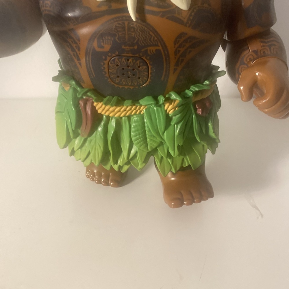 Disney Store Moana Maui Doll Talking Singing Fish Hook 12" - TESTED WORKING - Picture 4 of 16